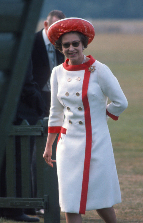 Елизавета II на матче по поло в Виндзоре в 1976 году