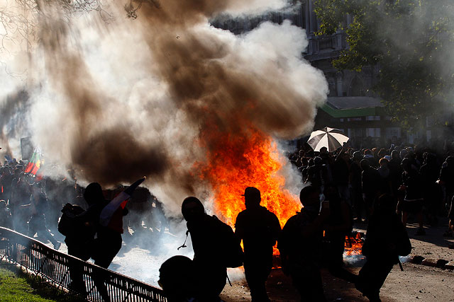 Беспорядки в Чили: протест, переросший в погромы. ФОТО
