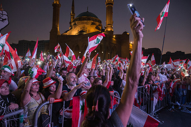 Акции протеста, поддержки и отчаяния в Ливане. ФОТО