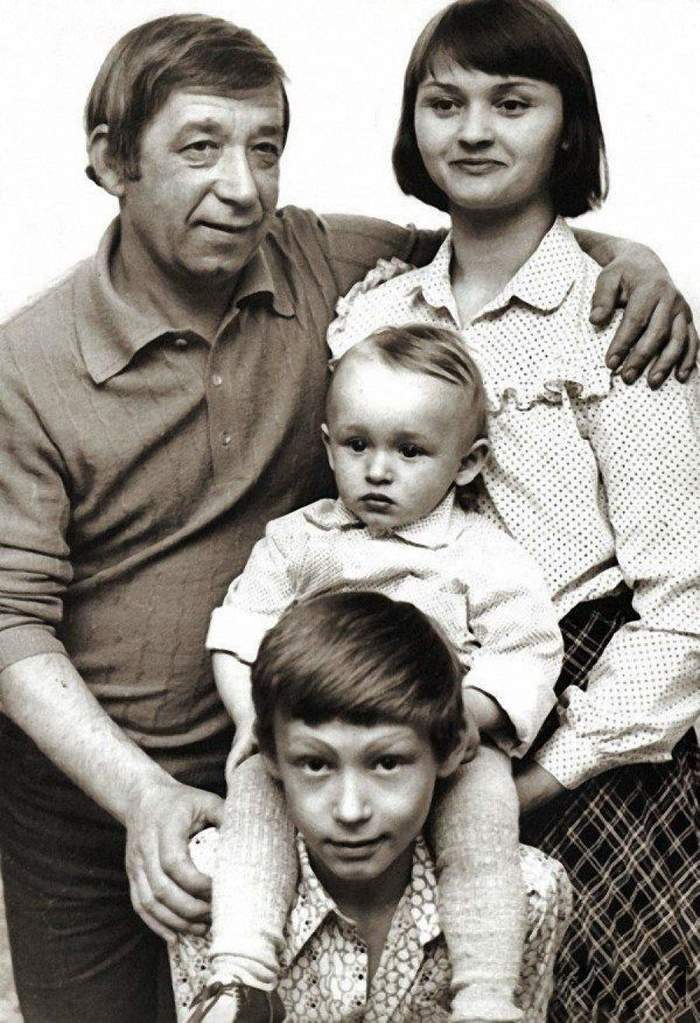 Подборка семейных снимков советских актеров и других знаменитостей
