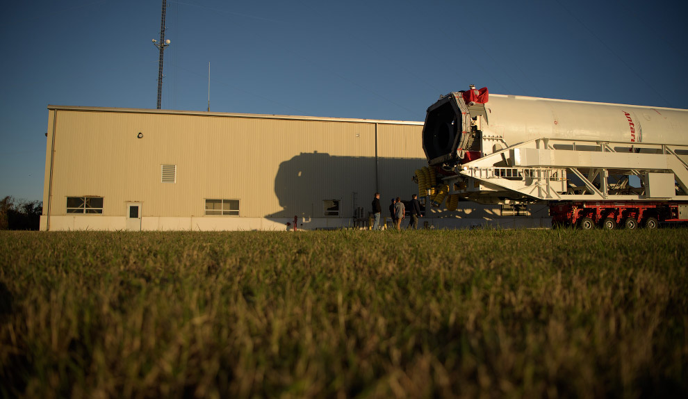 Снимки со старта американской ракеты Antares