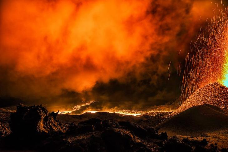 Ад во Франции: вулкан на острове Реюньон. ФОТО