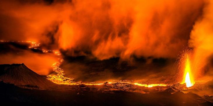 Ад во Франции: вулкан на острове Реюньон. ФОТО