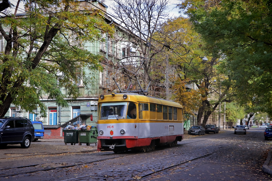 Одна из самых старых линий трамвая Одессы в Лютеранском переулке. ФОТО