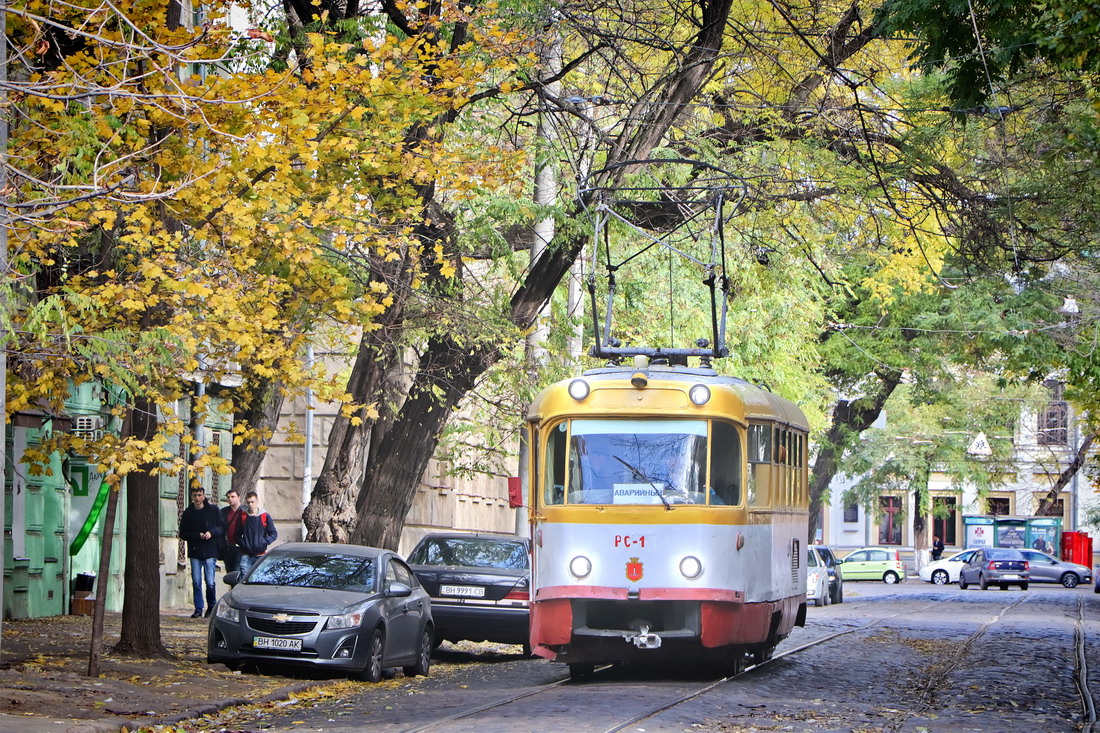 Одна из самых старых линий трамвая Одессы в Лютеранском переулке. ФОТО