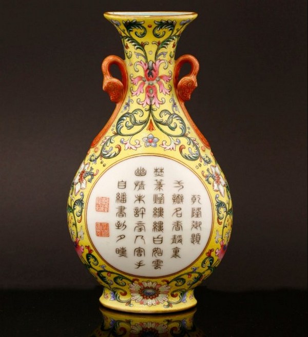 Купленная за доллар ваза продана на аукционе за 600 тысяч. ФОТО
