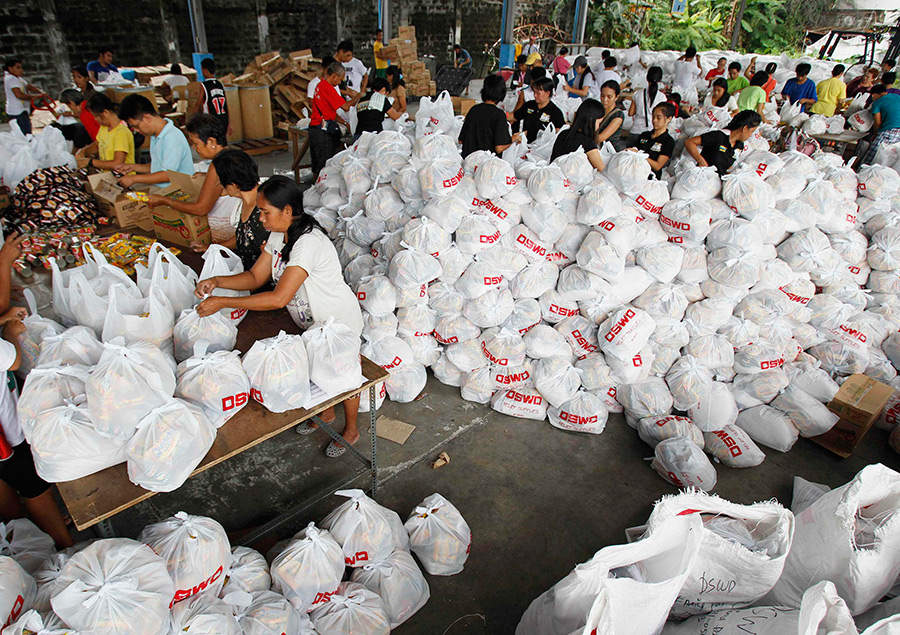 На Филиппинах от супертайфуна пострадали 13 миллионов человек