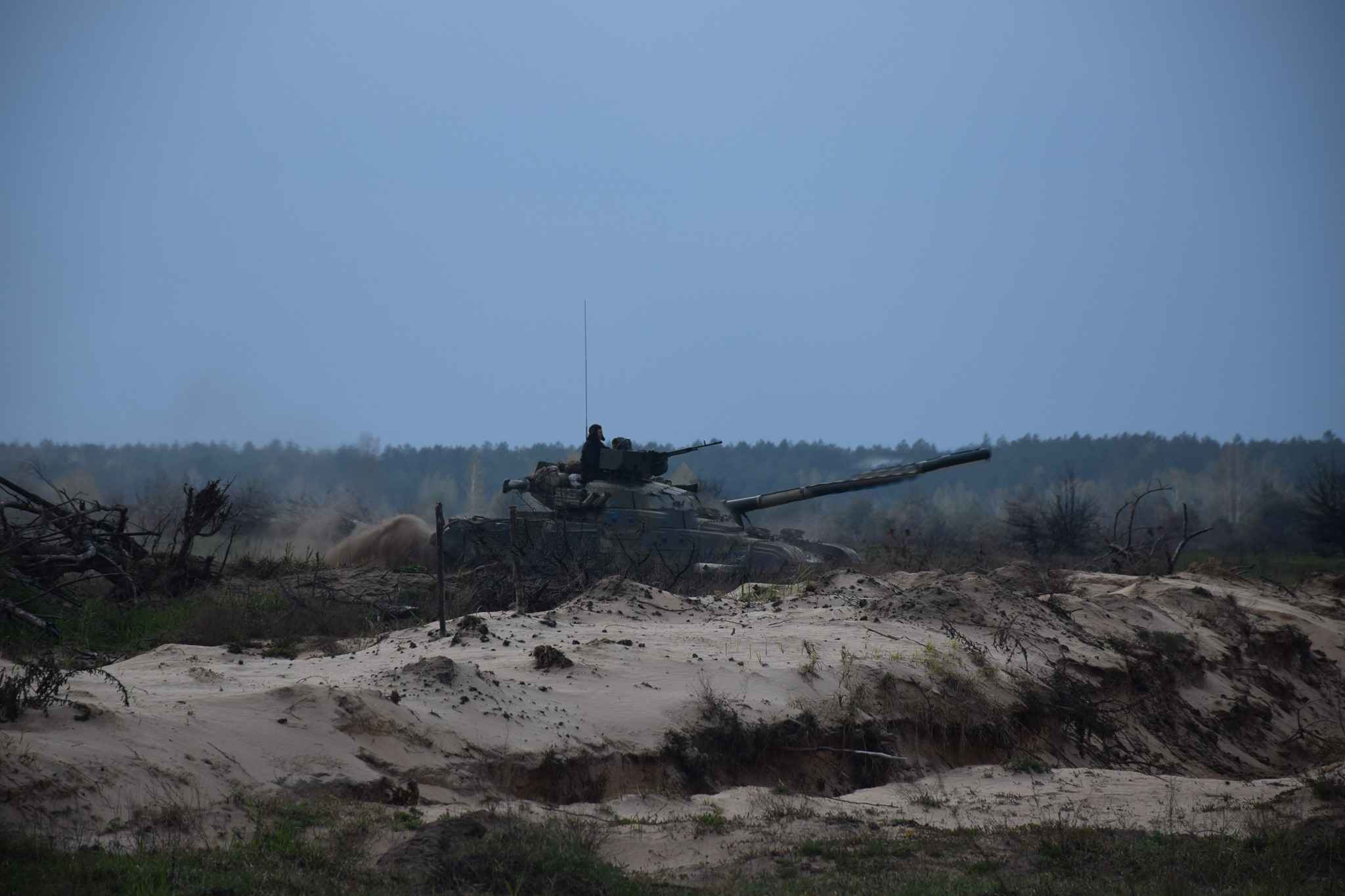 «Железный кулак» ВСУ: опубликованы яркие фото учений танкистов. ФОТО