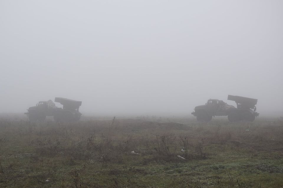 Как призраки в тумане: в штабе показали фото подготовки к боям артиллерии ВСУ . ФОТО