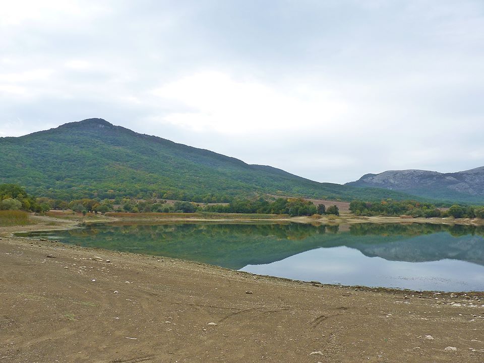 В аннексированном Крыму исчезло озеро. Фото