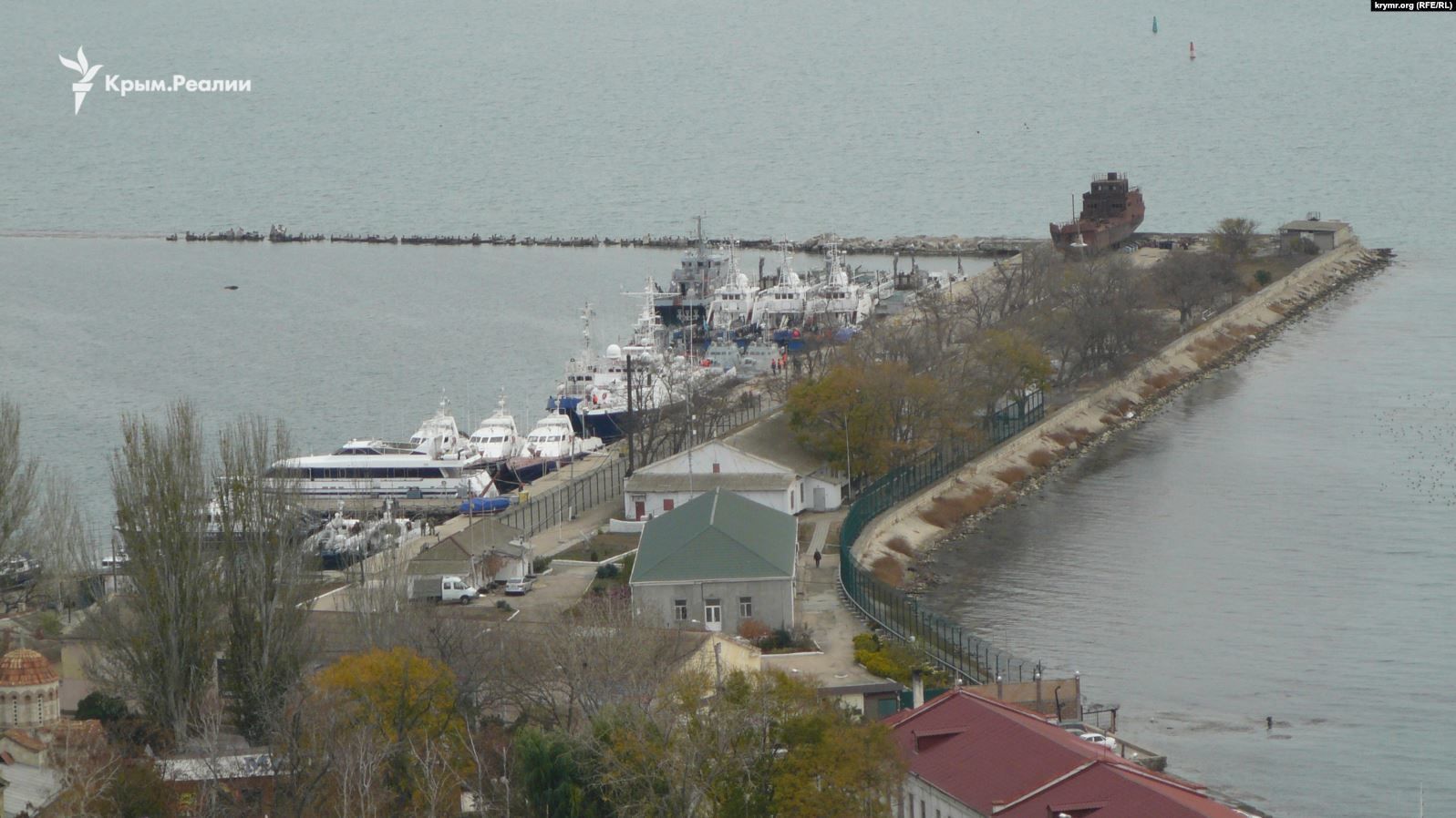 Как украинские корабли на буксире ведут из Керчи в Одессу. ФОТО
