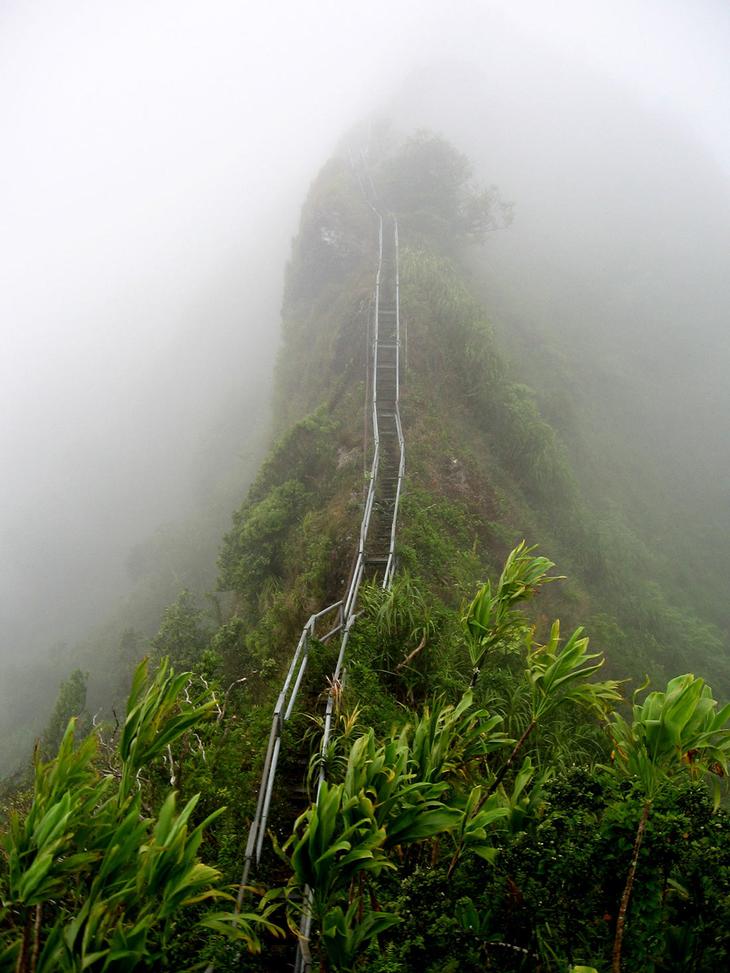 Головокружительные «аттракционы»: самые крутые лестницы в мире. ФОТО