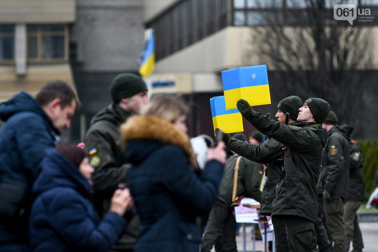 В Запорожье 135 парней и девушек приняли присягу на верность Украине. ФОТО