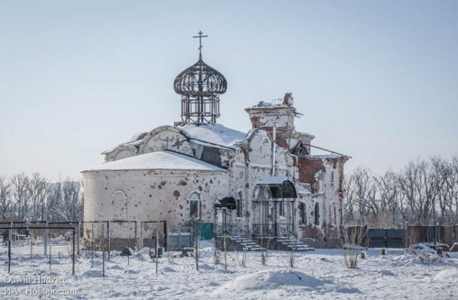 Руины под снегом: в сети показали зимние фото Донецкого аэропорта и его окресностей. ФОТО