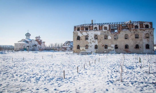 Руины под снегом: в сети показали зимние фото Донецкого аэропорта и его окресностей. ФОТО