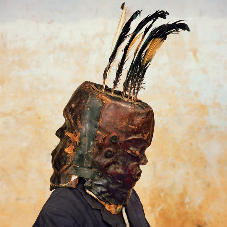 Современные культовые маски из стран Африки и Мексики