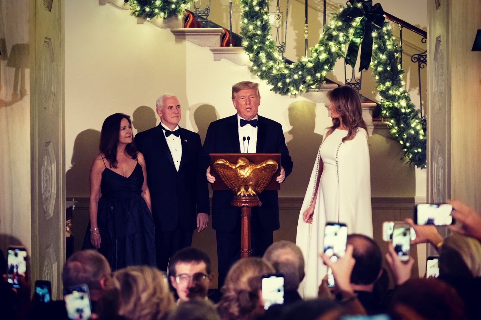 Рождественский бал, который устроил Трамп: в чем первая леди США встречала гостей. ФОТО