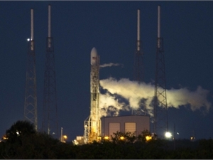 Ракета-носитель Falcon 9 вывела на орбиту первый коммерческий спутник связи 