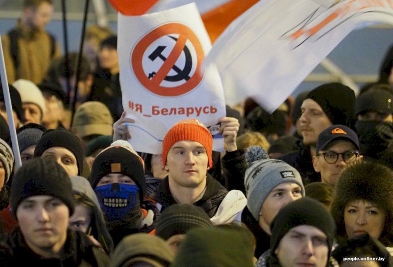 Плакаты белорусов на акции в поддержку независимости. ФОТО