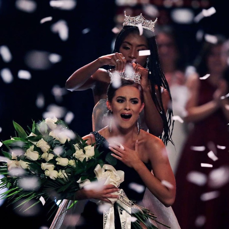 Химик без купальника: кто получил корону «Мисс Америка-2020». ФОТО
