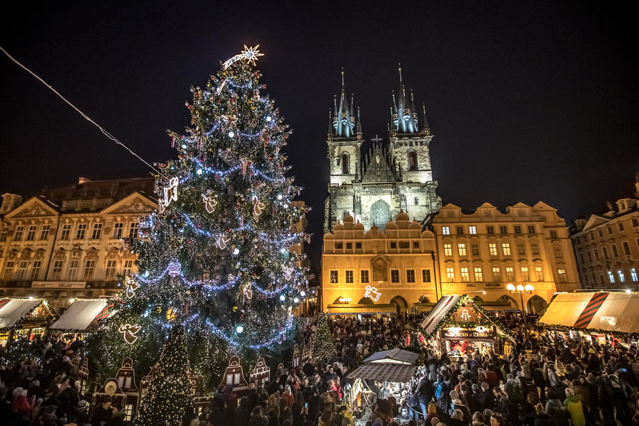 Рождественская елка Вильнюса признана лучшей в Европе. ФОТО