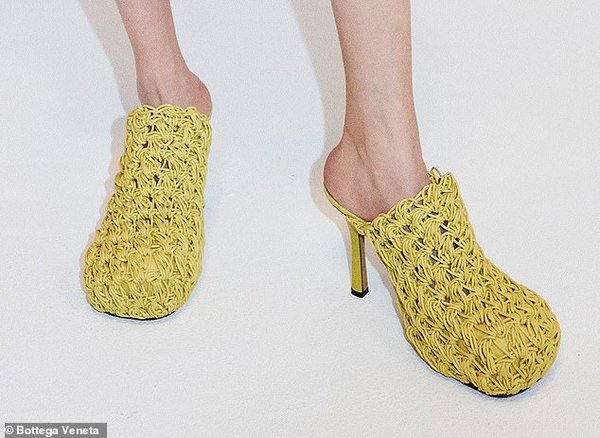 Модный итальянский бренд удивил обувью из «лапши быстрого приготовления». ФОТО
