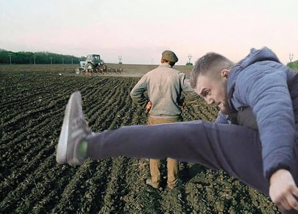 Появилась забавная фотожаба на стычки из-за рынка земли в Украине. ФОТО