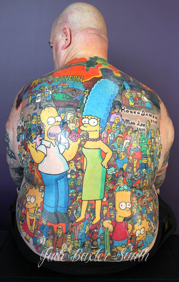 52-летний австралиец сделал 203 татуировки с персонажами из «Симпсонов». ФОТО