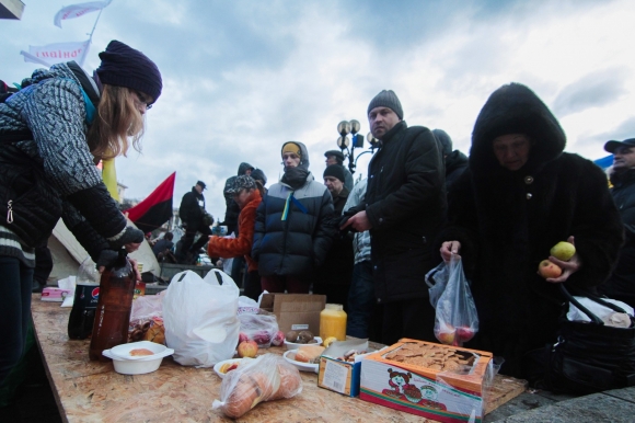 Евромайдану нужны бензин, дождевики, теплая одежда и еще много вещей