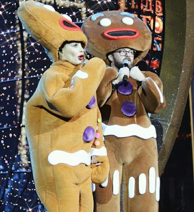 Тина Кароль рассмешила Сеть снимком в костюме рождественского пряника. ФОТО