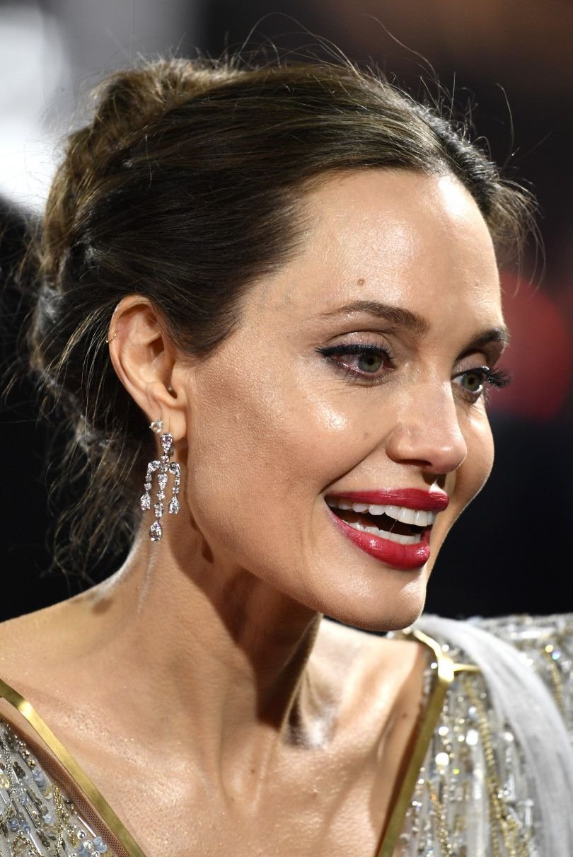 Анджелина Джоли неожиданно призналась, что у нее есть комплексы