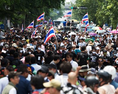 Демонстранты вынудили правительство Таиланда пойти в отставку