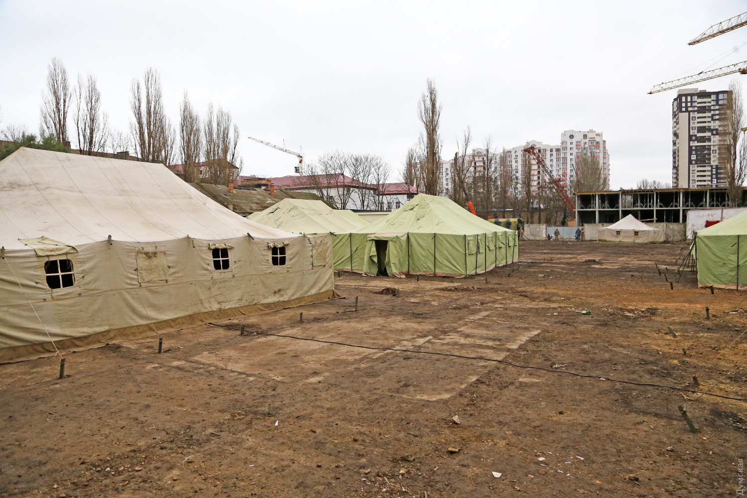 Палатки, грязь и скорая помощь: как штаб ВМСУ «тренируется» на территории бывшего института сухопутных войск. ФОТО