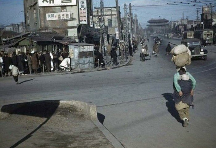 Улицы разных городов мира 70 лет назад