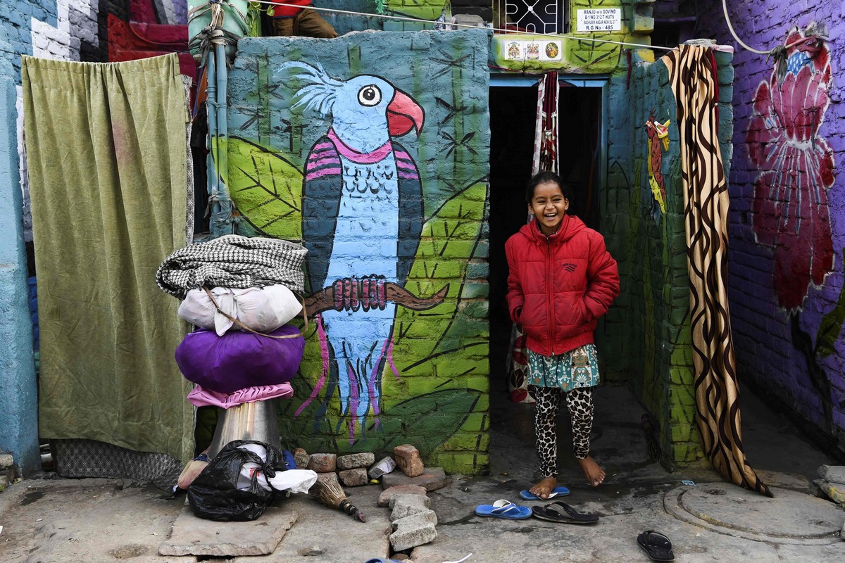 Яркие стрит-арт рисунки в трущобах Нью-Дели