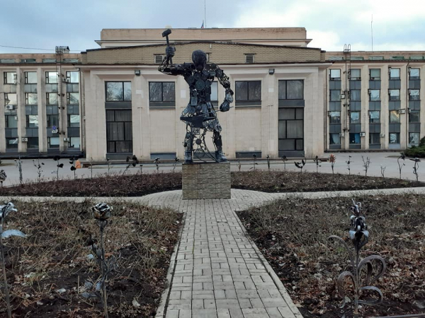 Фоторепортаж: прогулка по Парку кованых фигур в Донецке. ФОТО