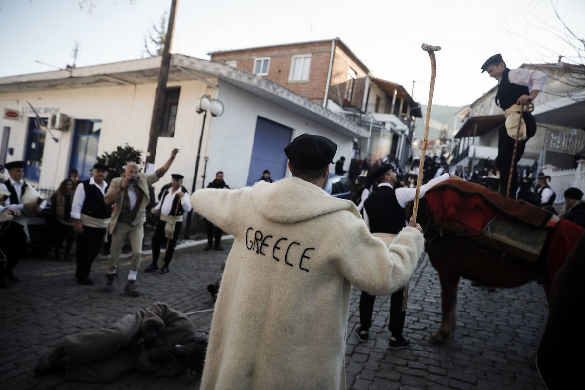 Как в Греции отгоняли злых духов и пробуждали весну