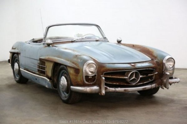 Ржавый Mercedes-Benz 300SL продали за баснословные деньги