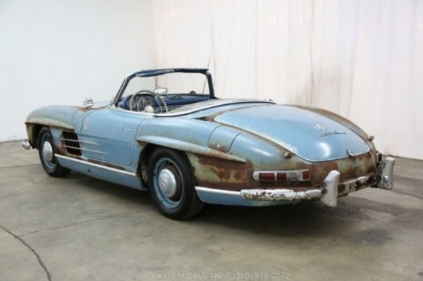 Ржавый Mercedes-Benz 300SL продали за баснословные деньги