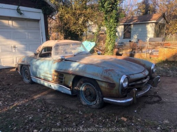 Ржавый Mercedes-Benz 300SL продали за баснословные деньги