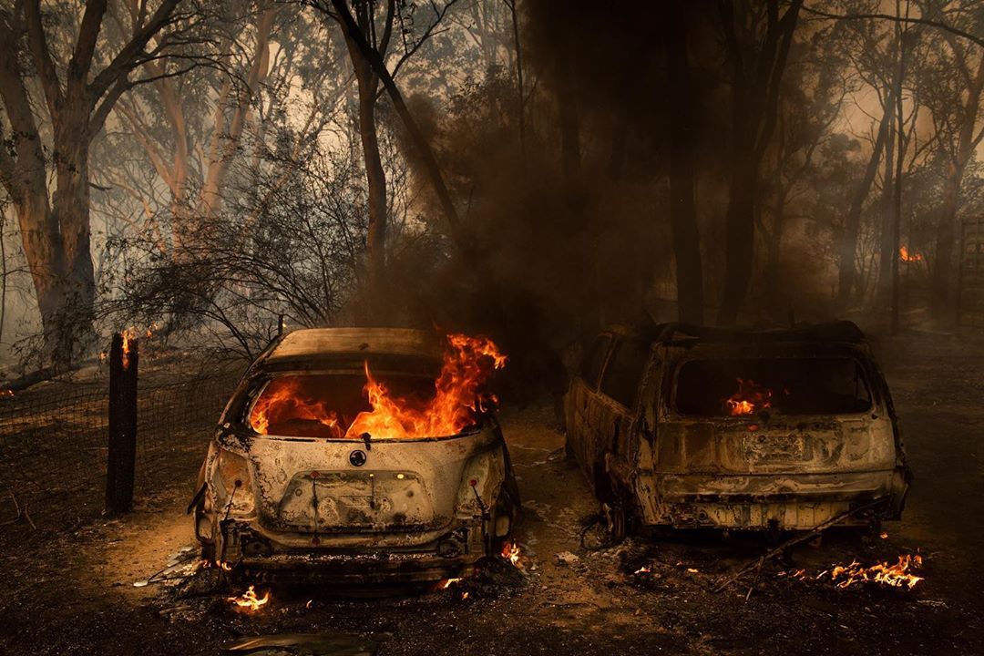 Фотограф документирует разрушительные лесные пожары в Австралии