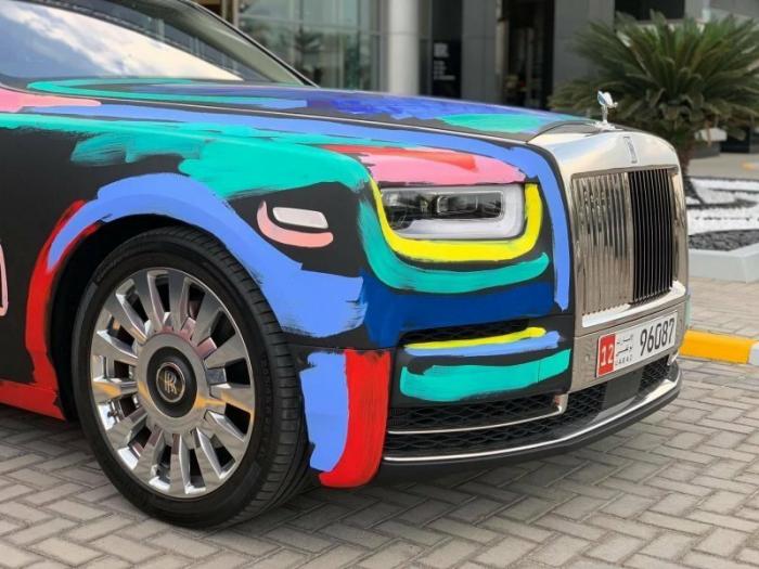 Художник превратил Rolls-Royce Phantom в объект искусства