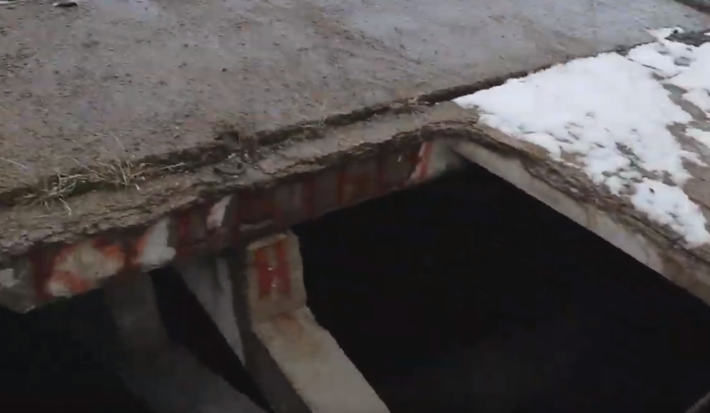 Течение сейчас медленное: В Горловке показали канал под бетонными плитами. ФОТО