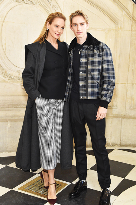 Во всем блеске: Ума Турман с сыном Левоном на показе Dior. ФОТО