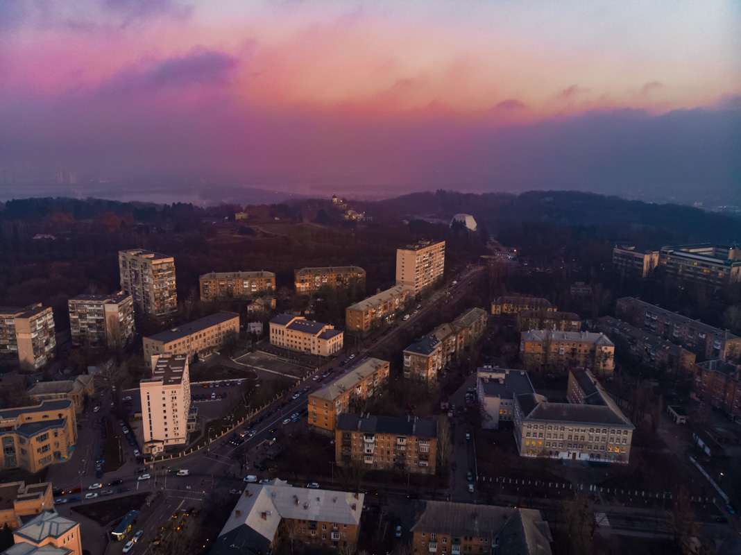 Малиновый закат над левым берегом 