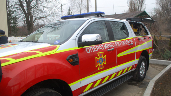 В Николаевке пожарным и спасателям передали спецтехнику: ФОТО
