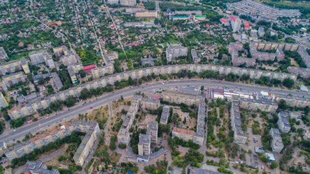 Как выглядит самый длинный дом в Украине. ФОТО