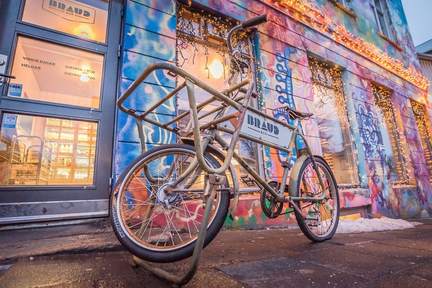 Фотограф делает интересные снимки велосипедов по всему миру