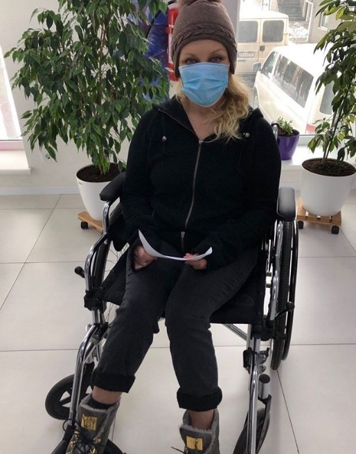 Таисия Повалий в инвалидной коляске испугала поклонников
