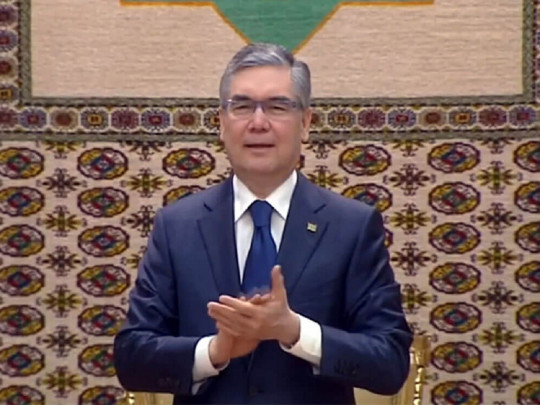 В Туркменистане решили состарить молодых чиновников в угоду президенту страны